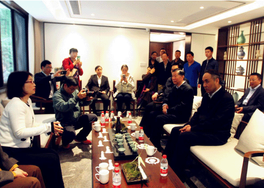 【動態(tài)新聞】全國政協(xié)副主席一行視察白沙泉并購金融街區(qū)并蒞臨天堂硅谷