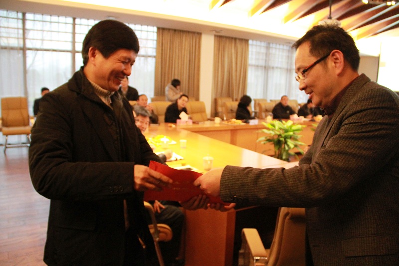 西湖區(qū)委書記王立華一行到公司調(diào)研 西湖區(qū)委書記王立華一行到公司調(diào)研