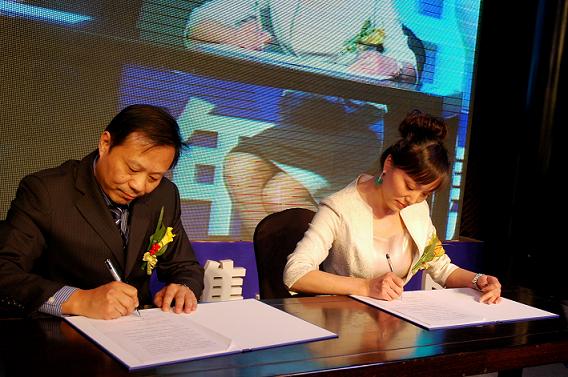 乘風(fēng)破浪會有時，直掛云帆濟(jì)滄?！苣甏鹬x會紀(jì)實